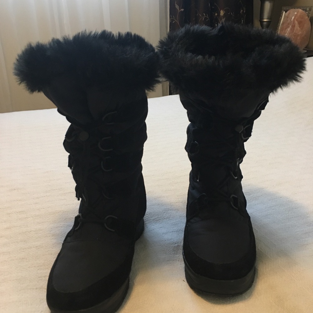 Women's Black Fur-Lined Winter Boots
